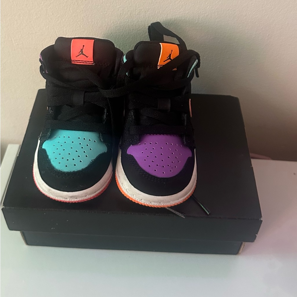 Size 4c Jordan 1 mid TD